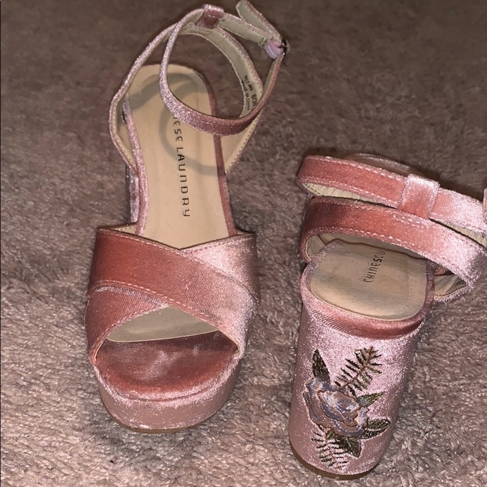 Size 6 Pink Velvet Heels